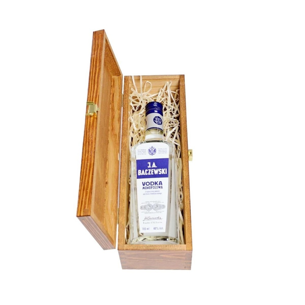 J.A. BACZEWSKI WÓDKA 0,7L 40% W SKRZYNCE DREWNIANEJ