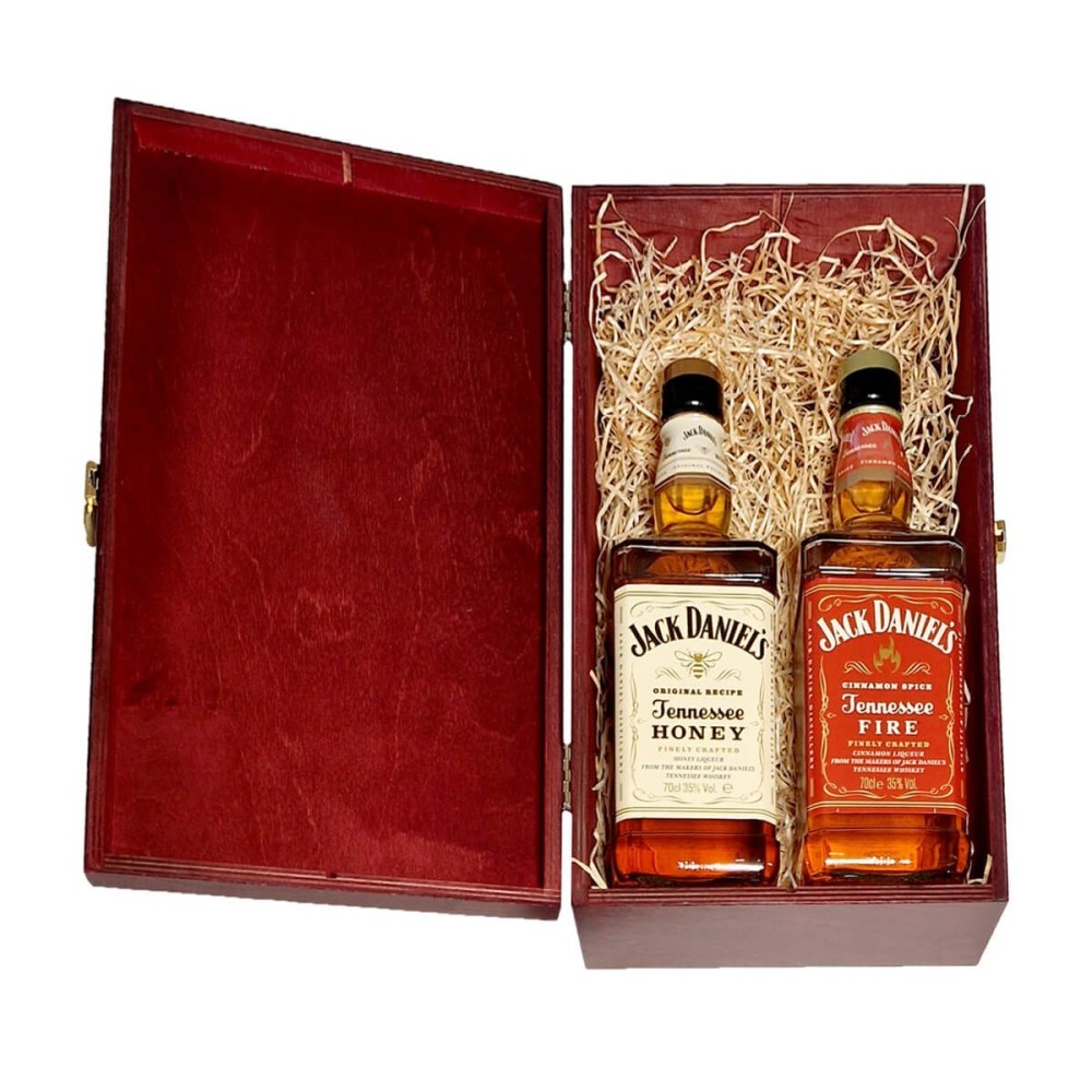 ZESTAW DWÓCH LIKIERÓW JACK DANIEL'S W SKRZYNCE DREWNIANEJ (ZESTAW 3)