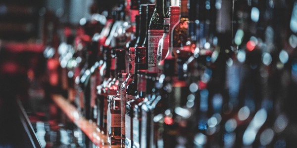 Whisky czy whiskey? Na czym polega różnica?